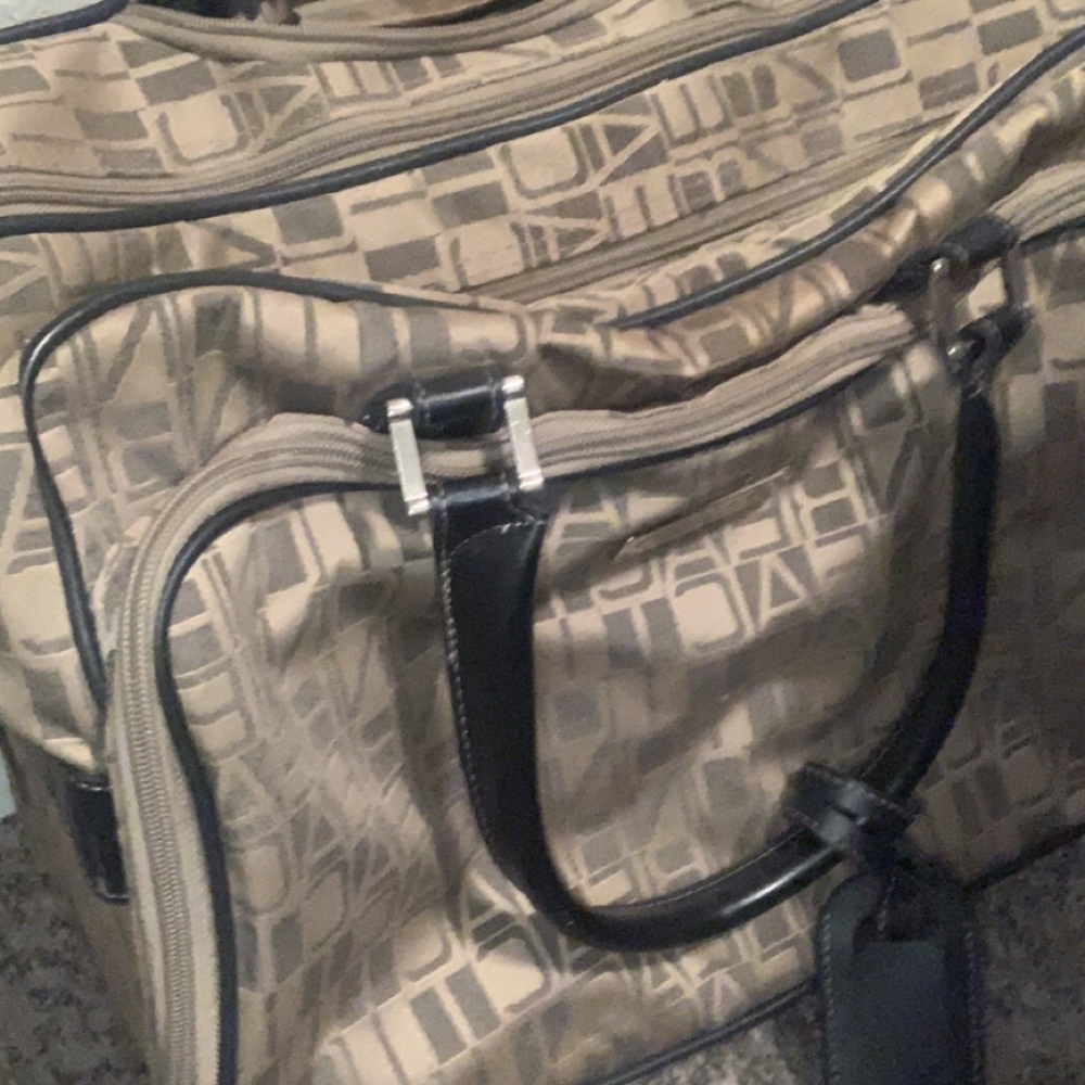 Suitcase - Picture 4 of 6